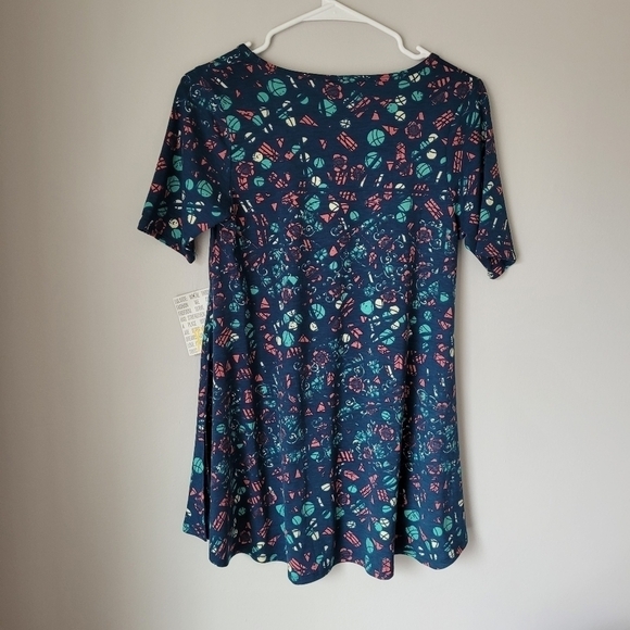 LulaRoe Perfect T - Picture 2 of 4